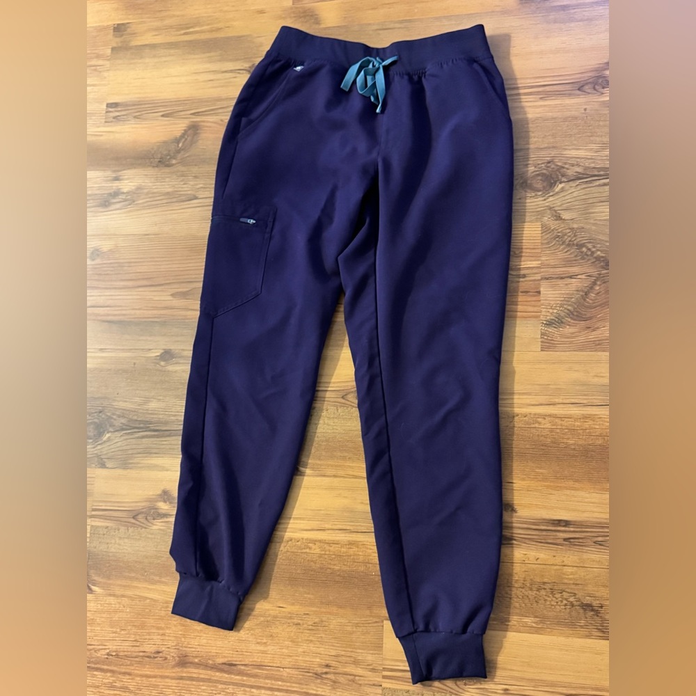 Figs scrubs purple jam Zamora joggers size small regular length